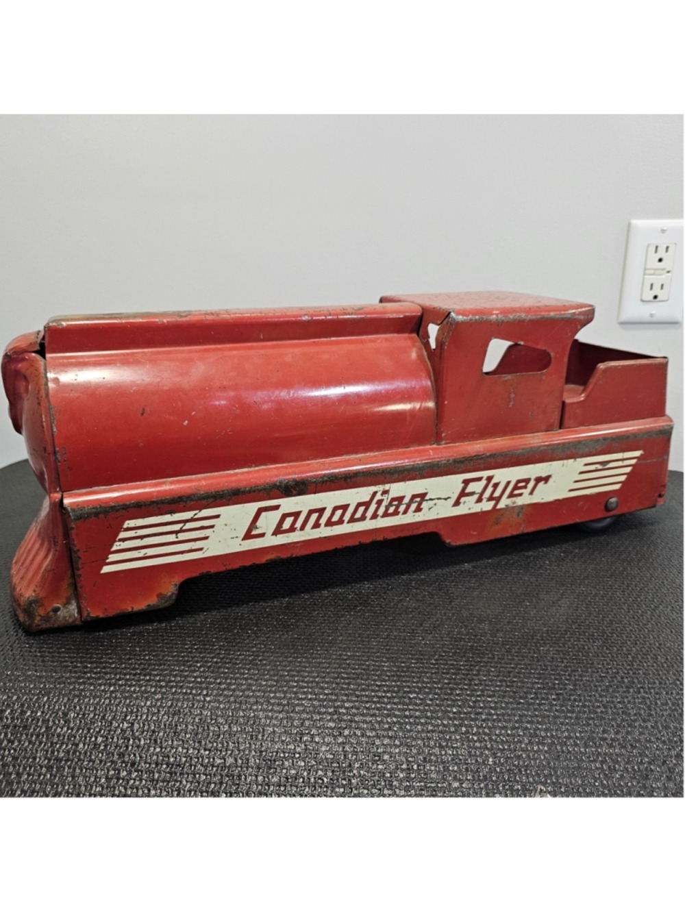 Vintage MiniToy Canadian Flyer Ride On Train Locomotive Pressed Steel Canada